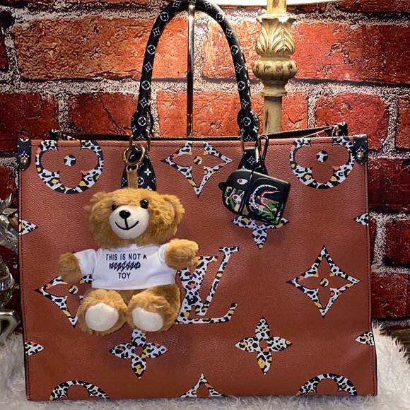 Camo Shark Backpack AirPods Pro Case - Picture 6 of 7